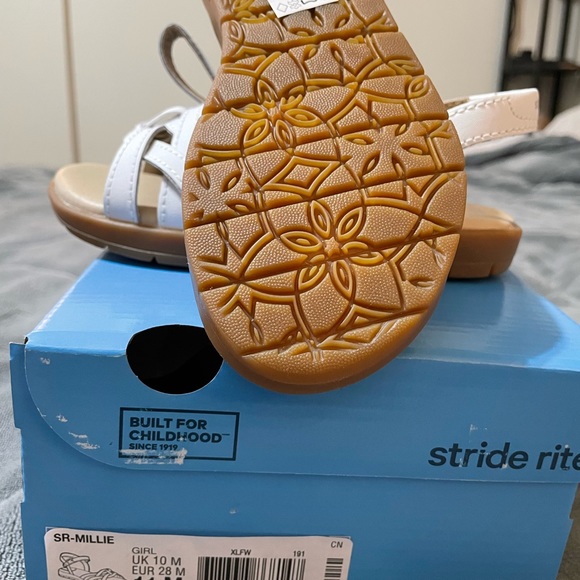 Stride Rite white sandals NEW - Picture 2 of 2